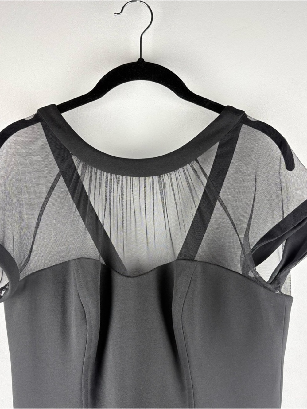 Maggy London Dress Size 10 Black Sheer Illusion Yoke V-Back Crepe Cocktail Chic - Picture 4 of 11